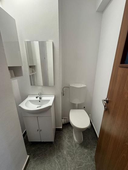 Apartament cu 3 camere decomandat în 7 Noiembrie