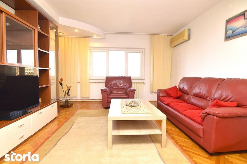 Apartament cu 3 camere decomandat, mobilat în Nerva Traian