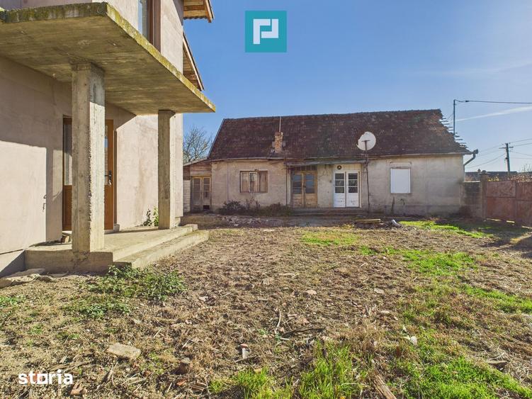 Casă cu 6 camere cu Teren 1800 Mp în Central