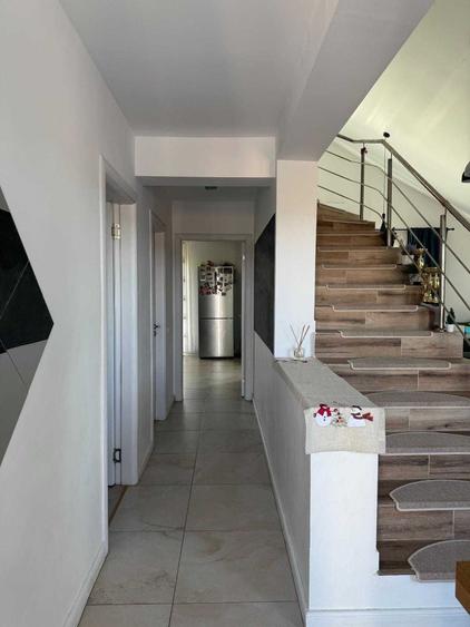 Casă cu 3 camere în Central