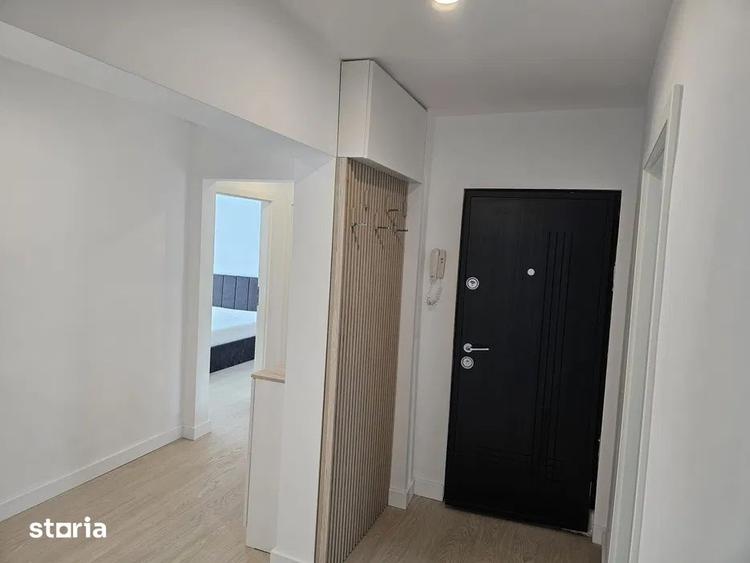 Apartament cu 4 camere decomandat, mobilat în Central