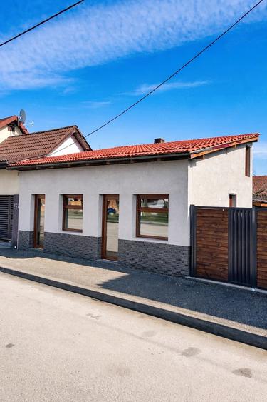 Casă cu 4 camere cu Teren 200 Mp în Central