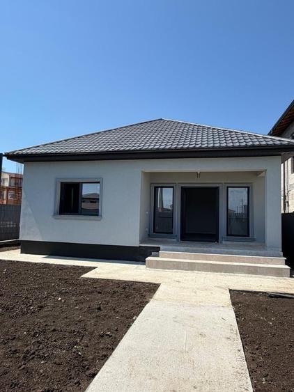 Casă cu 4 camere cu Teren 450 Mp în Cumpăna