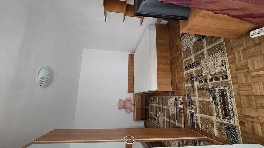 Apartament cu 2 camere semidecomandat în Craiovița Nouă