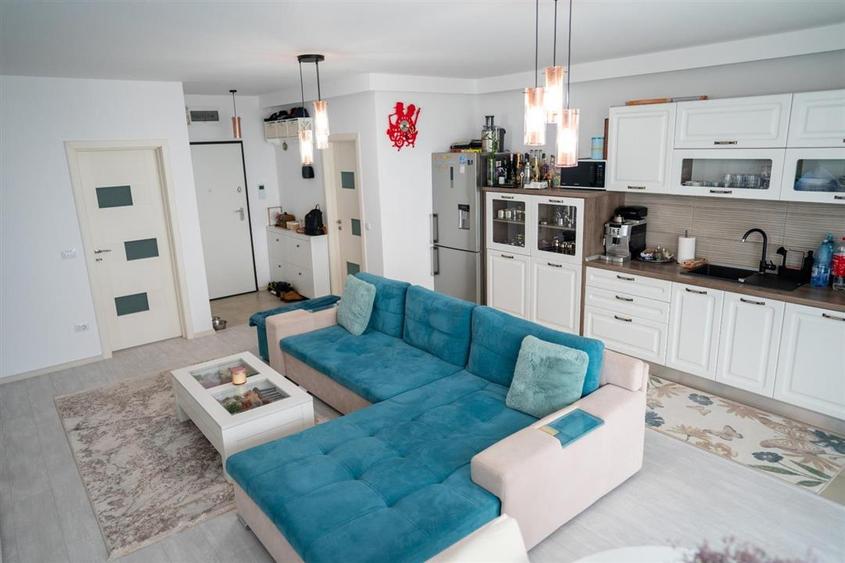 Apartament cu 3 camere decomandat în Capitol