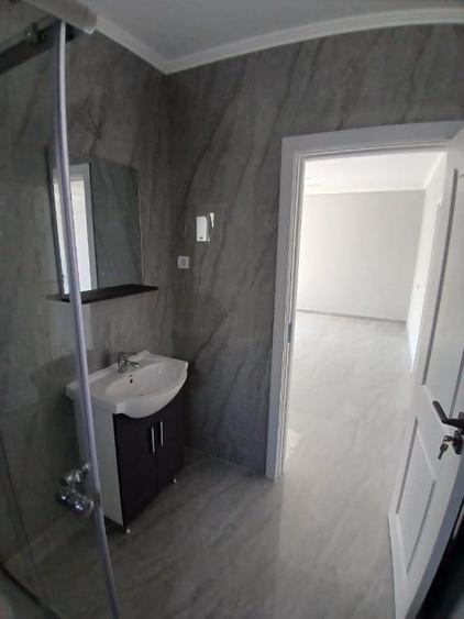 Casă cu 3 camere cu Teren 220 Mp în Central
