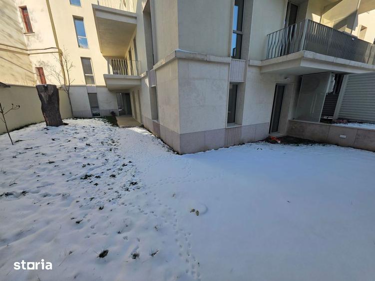 Apartament cu 4 camere în Armeneasca