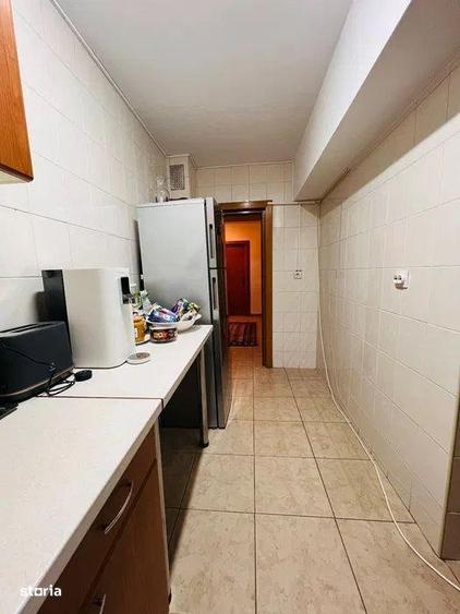 Apartament cu 3 camere decomandat, mobilat în Central