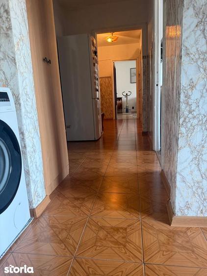 Apartament cu 3 camere decomandat în Tineretului