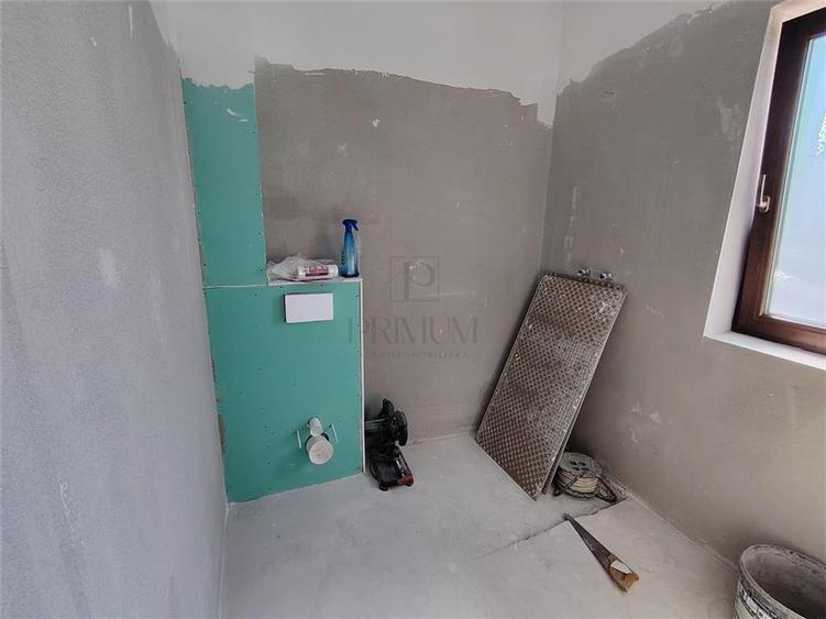 Duplex cu 4 camere cu Canalizare în Moșnița Nouă