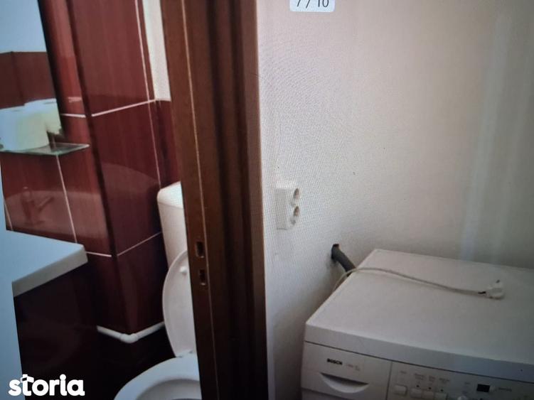 Apartament cu 2 camere semidecomandat în Tei