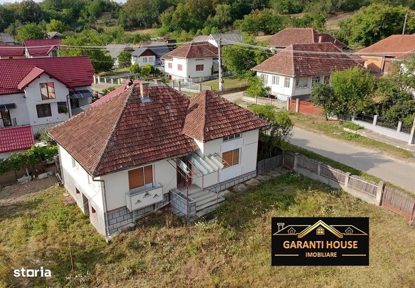 Casă cu 3 camere în Finteușu Mare