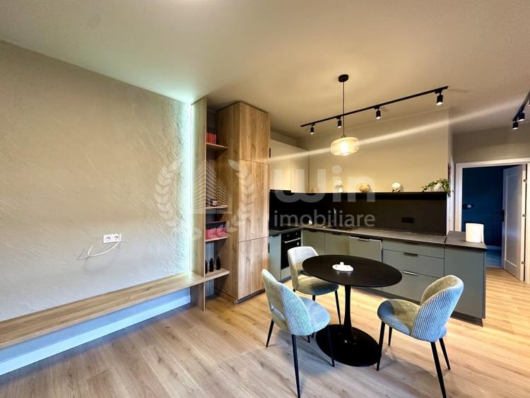 Apartament cu 2 camere semidecomandat, mobilat în Central — fotografia 1