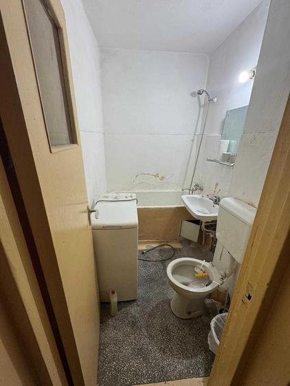 Garsonieră decomandată în Apărătorii Patriei