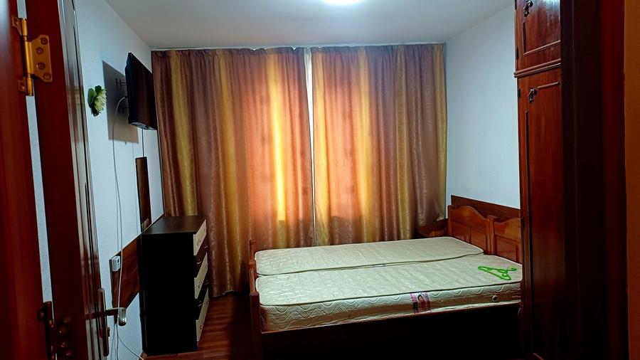 Apartament cu 3 camere decomandat în Amara
