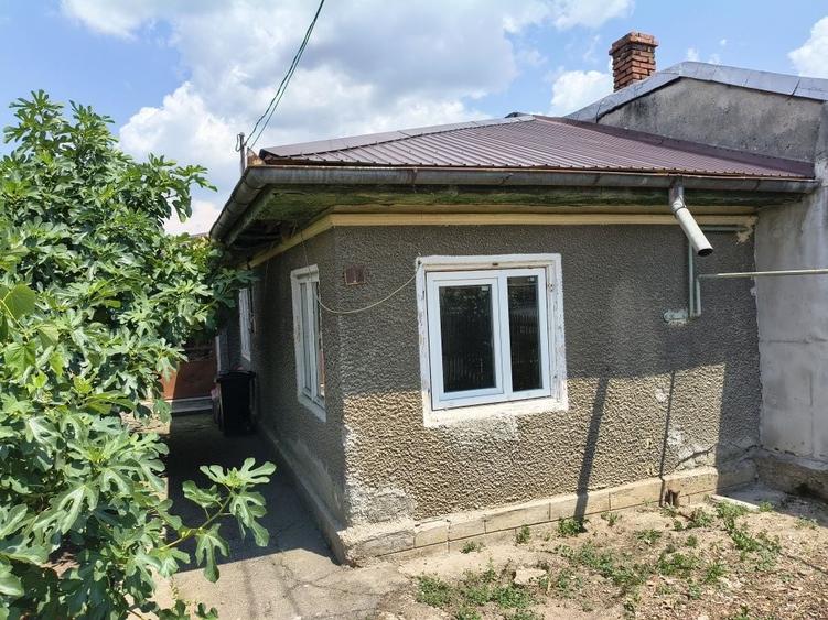 Casă cu 3 camere semidecomandat în Sud