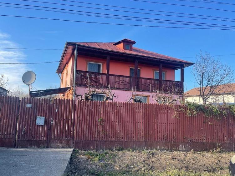 Casă cu 4 camere în Ogrăzile