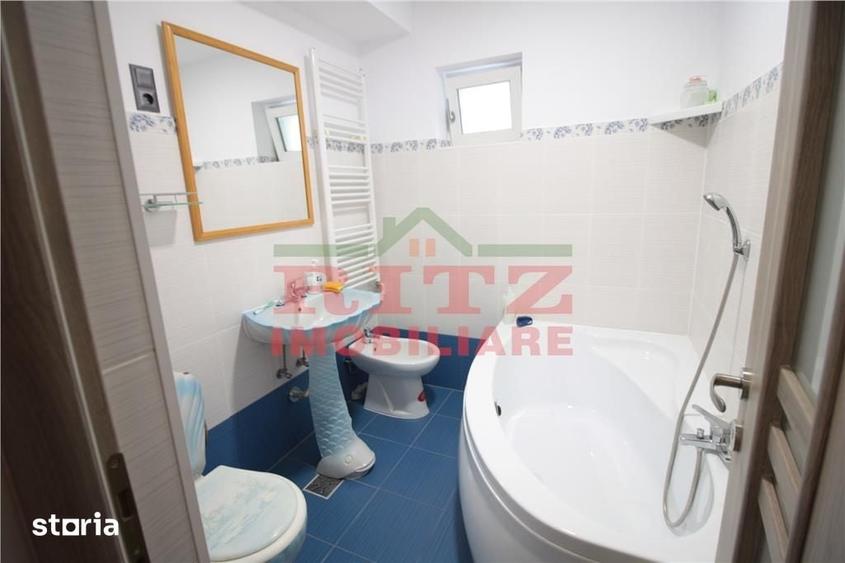 Apartament cu 3 camere semidecomandat în Central