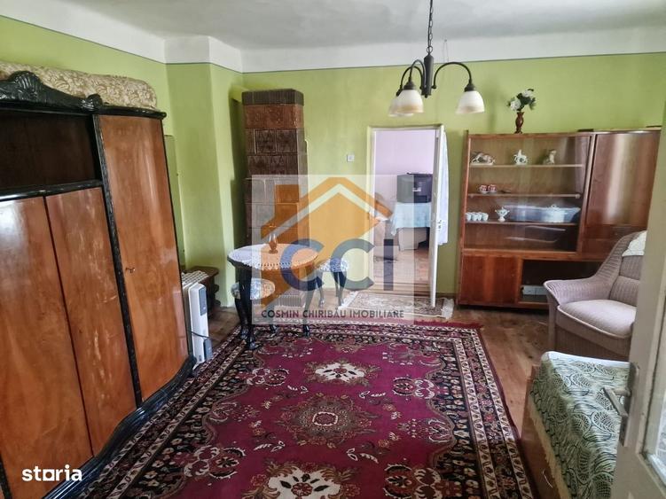Casă cu 4 camere cu Teren 10426 Mp în Central