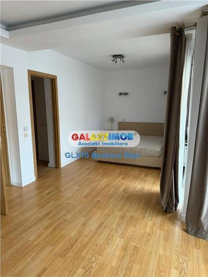 Casă cu 5 camere cu Garaj în Central