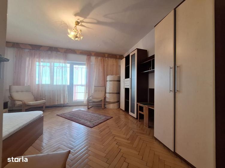 Garsonieră decomandată în Fabric