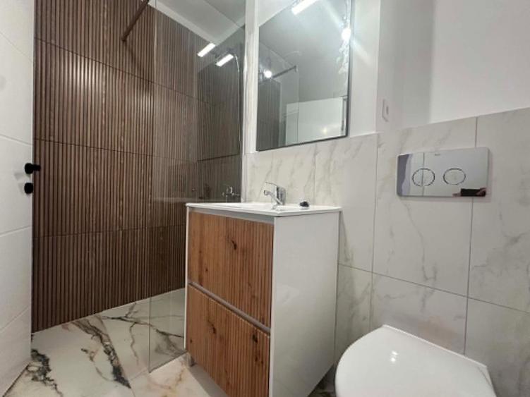 Apartament cu 2 camere decomandat în Circumvalațiunii