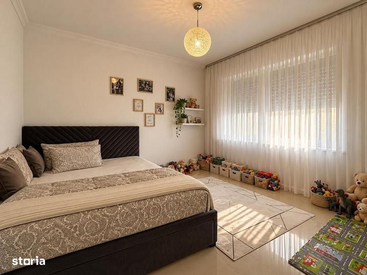 Casă cu 4 camere în Rontău