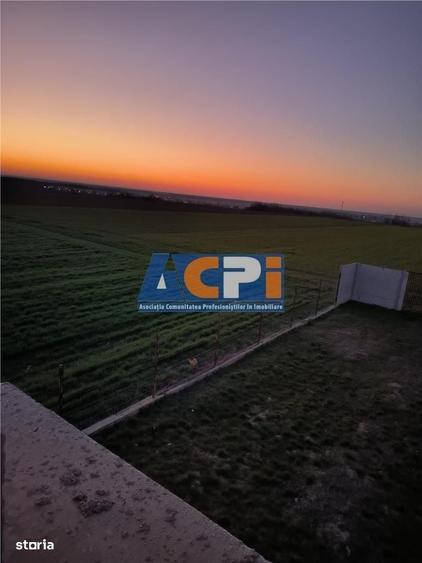 Casă cu 4 camere în Comana