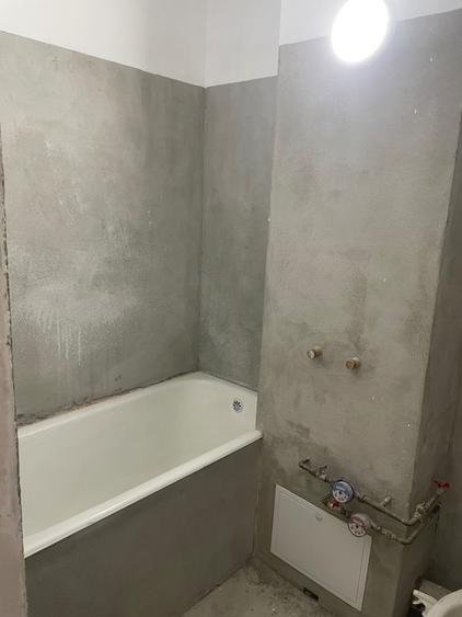 Apartament cu 4 camere semidecomandat în Malu Roșu
