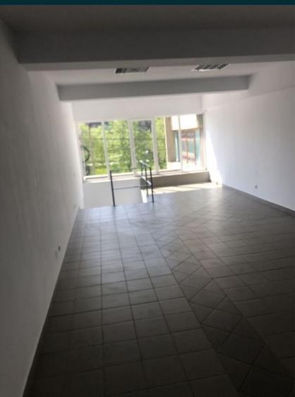 Spațiu comercial, de 60 mp, în Central