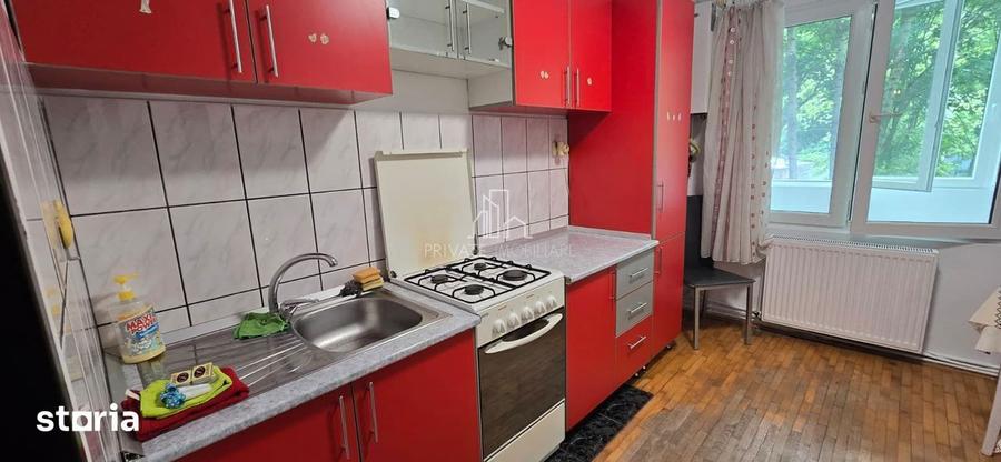 Apartament cu 2 camere decomandat în 22 Decembrie 1989