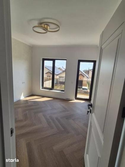 Casă cu 4 camere cu Teren 300 Mp în Central