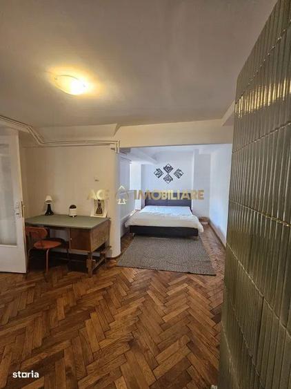 Apartament cu 3 camere, mobilat în Victoriei