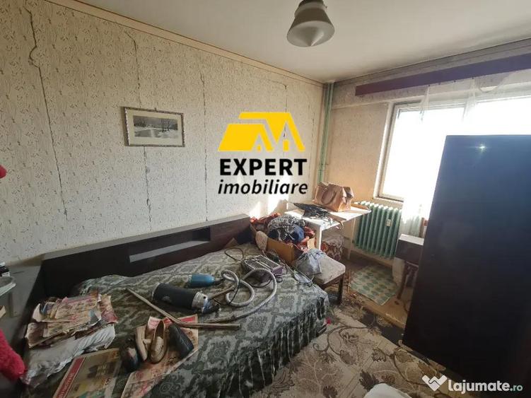 Apartament cu 2 camere decomandat în Viziru 3