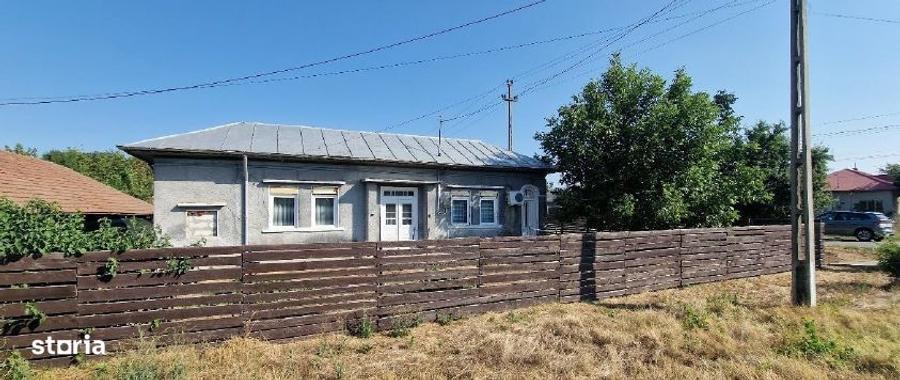 Casă cu 2 camere cu Teren 816 Mp în Curcani