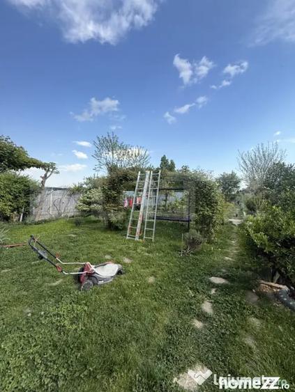 Casă cu 5 camere cu Teren 3837 Mp în Central