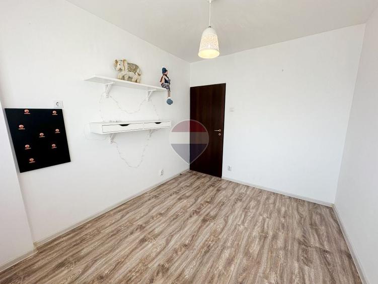Apartament cu 3 camere decomandat, mobilat în Apărătorii Patriei