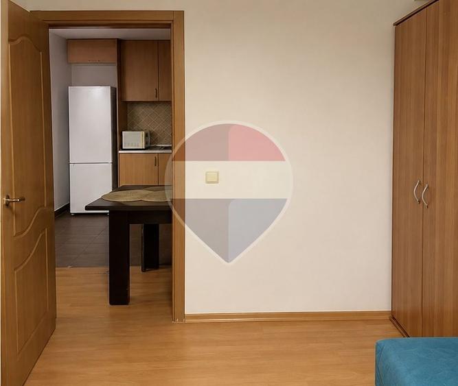 Apartament cu 3 camere, mobilat în Vitan