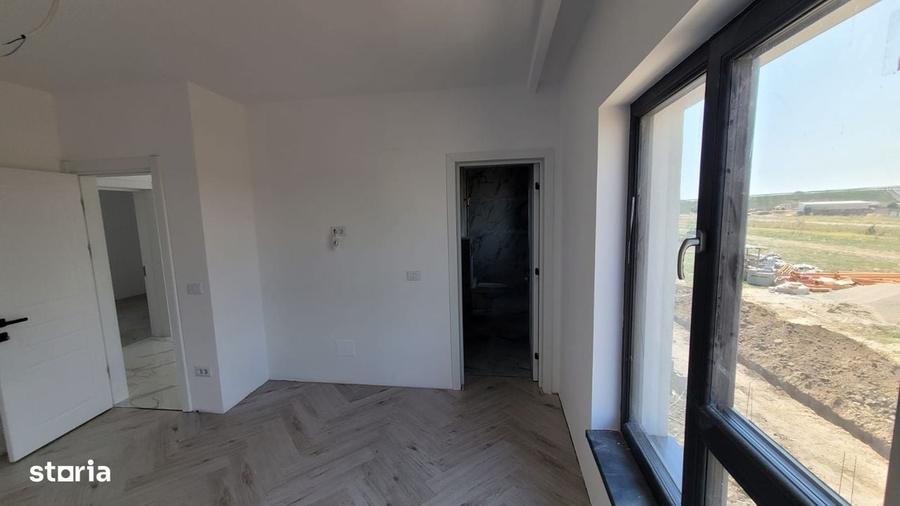 Casă cu 4 camere în Domnești