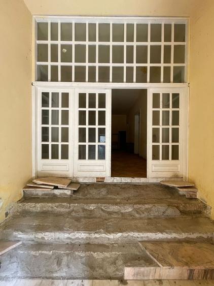 Casă individuală cu 17 camere cu Canalizare în Grădina Icoanei