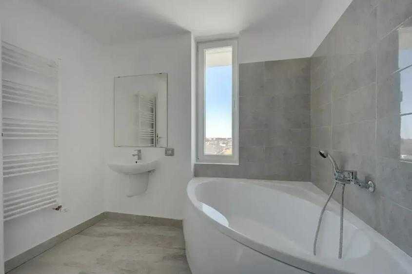 Apartament cu 3 camere decomandat în Nord