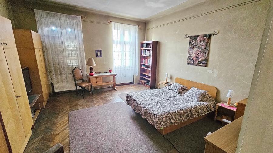 Casă individuală cu 5 camere cu Canalizare în Cristian