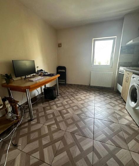 Apartament cu 2 camere semidecomandat în Soarelui