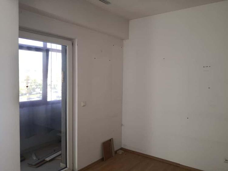 Apartament cu 2 camere semidecomandat în Independenței
