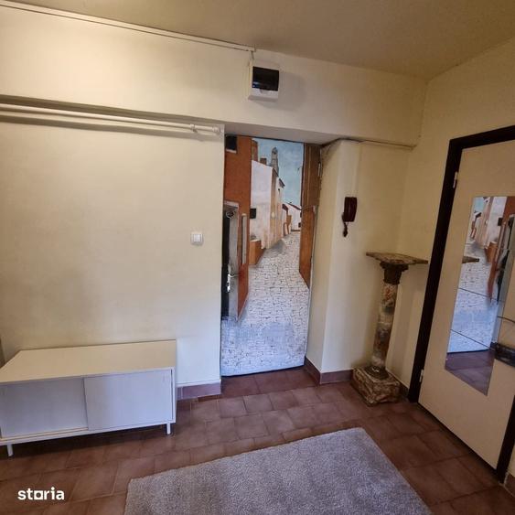 Unirii Bulevard colt cu Nerva Traian, ap. 2 camere pregatit pt mutare - 12