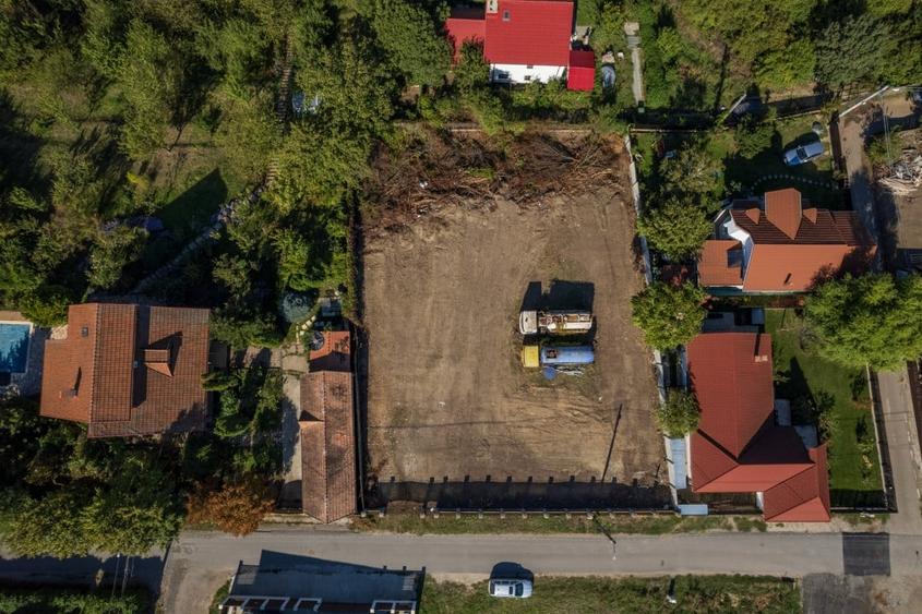 Teren Construcții intravilan de 1393 mp, în Brănești