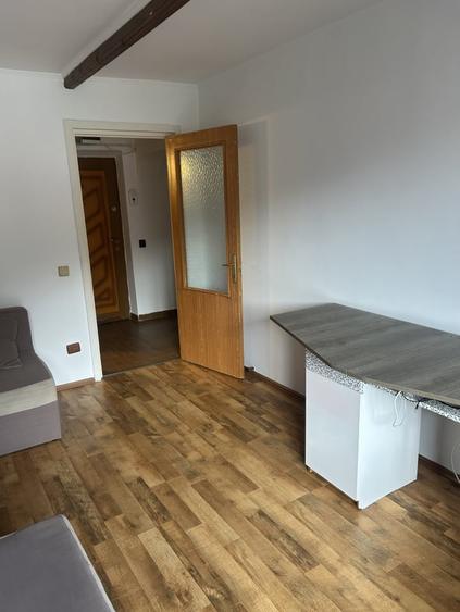 Apartament cu 2 camere decomandat, mobilat în Cezar Petrescu