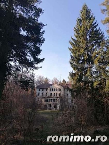 Casă cu 30 camere cu Teren 30000 Mp în Marila