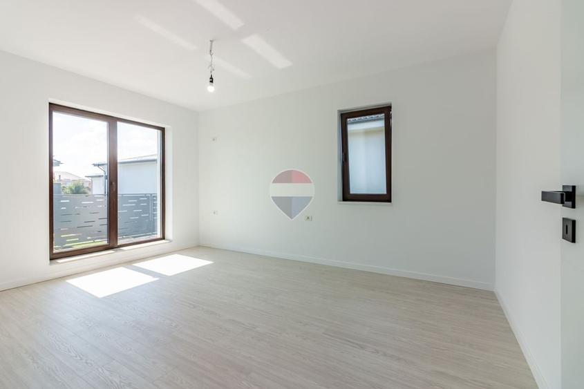 Duplex cu 4 camere cu Teren 180 Mp în Corbeanca