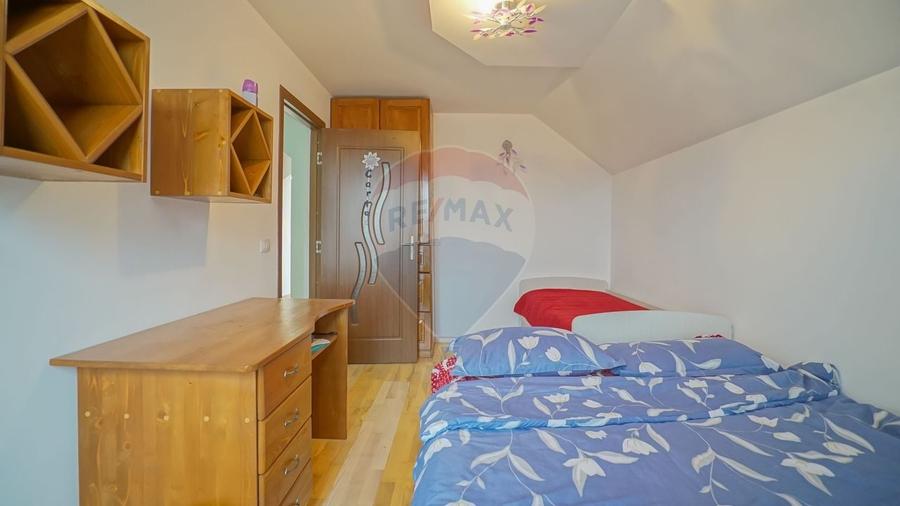 Casă individuală cu 5 camere cu Teren 512 Mp în Sânpetru